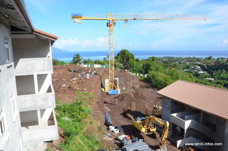 Le chantier de la résidence Motio dans le quartier du Heiri à Faa’a. 80 logements terminés l’année dernière.