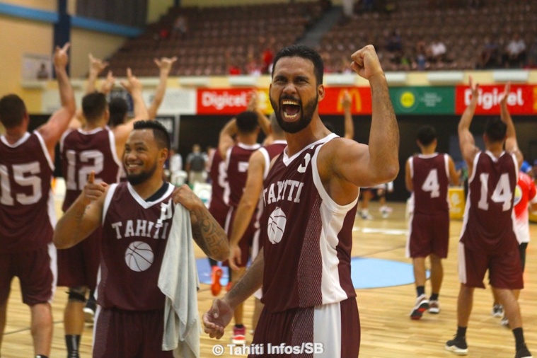 Le capitaine de la sélection masculine de basket-ball, Ariimarau Meuel. Le capitaine de la sélection masculine de basket-ball, Ariimarau Meuel.