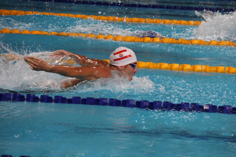 Nael Roux, médaillé d'argent sur le 200 mètres papillon. (photo : Fédération tahitienne de natation)