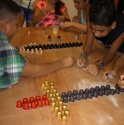 Oeuvre collective : « Capsules et Moyen-Age » au Collège Pomare IV