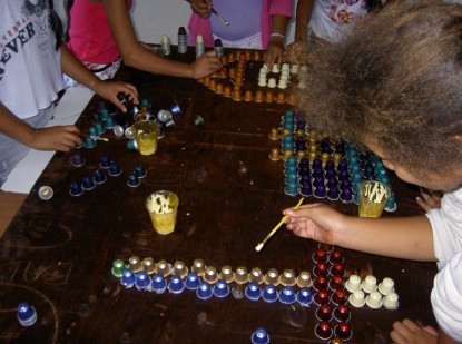 Oeuvre collective : « Capsules et Moyen-Age » au Collège Pomare IV