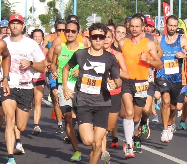 La Corrida de Faa’a a réuni 126 participants dont le jeune Kohai Schmit (15 ans) qui a survolé l’épreuve de bout en bout.
