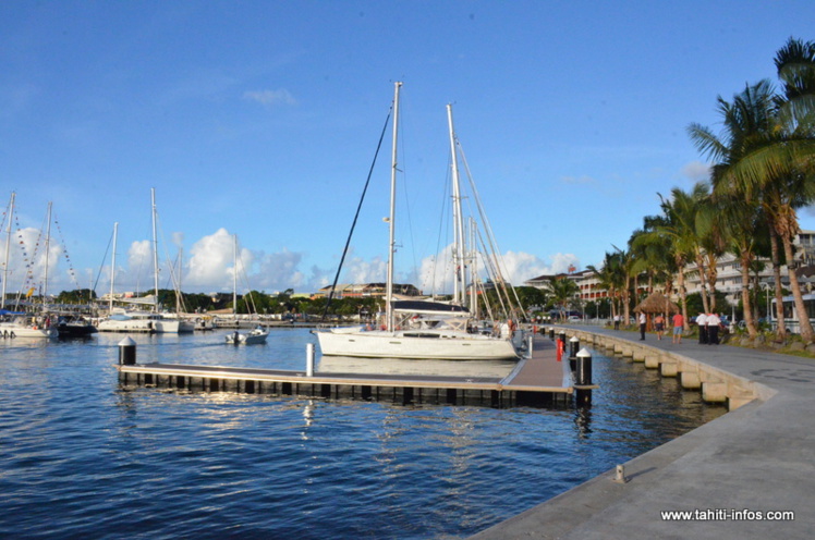 La capacité d’accueil de la marina de Papeete (98 places) doit encore être augmentée jusqu’à offrir, à terme, 140 amarrages pour voiliers et yacht de luxe.
