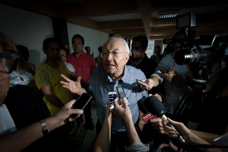 Déclaration de patrimoine : Gaston Flosse relaxé en appel à Paris Déclaration de patrimoine : Gaston Flosse relaxé en appel à Paris