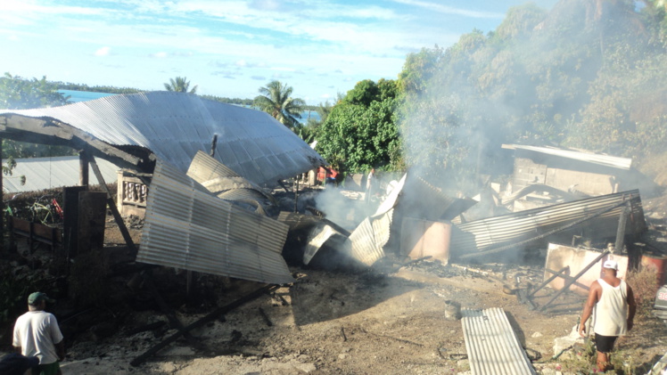 Incendie : Maison, travail, une famille de Maupiti a tout perdu Incendie : Maison, travail, une famille de Maupiti a tout perdu