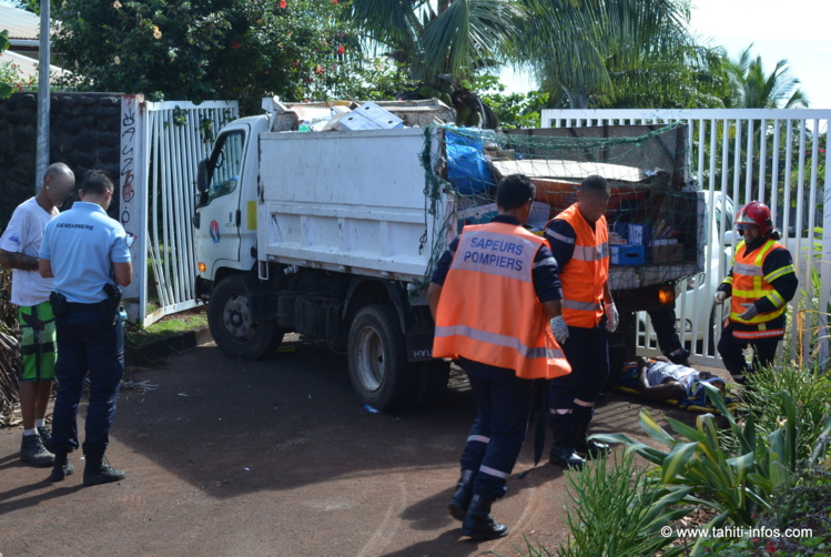 Mahina : Les freins du camion-poubelle lâchent, deux éboueurs blessés