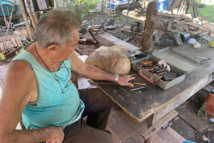 Damien Hoturau, sculpteur marquisien : entre tradition et transmission Damien Hoturau, sculpteur marquisien : entre tradition et transmission