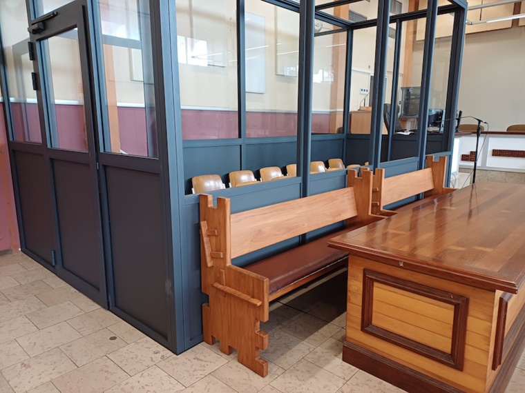 Le dealer d'ice balancé par son client Le dealer d'ice balancé par son client