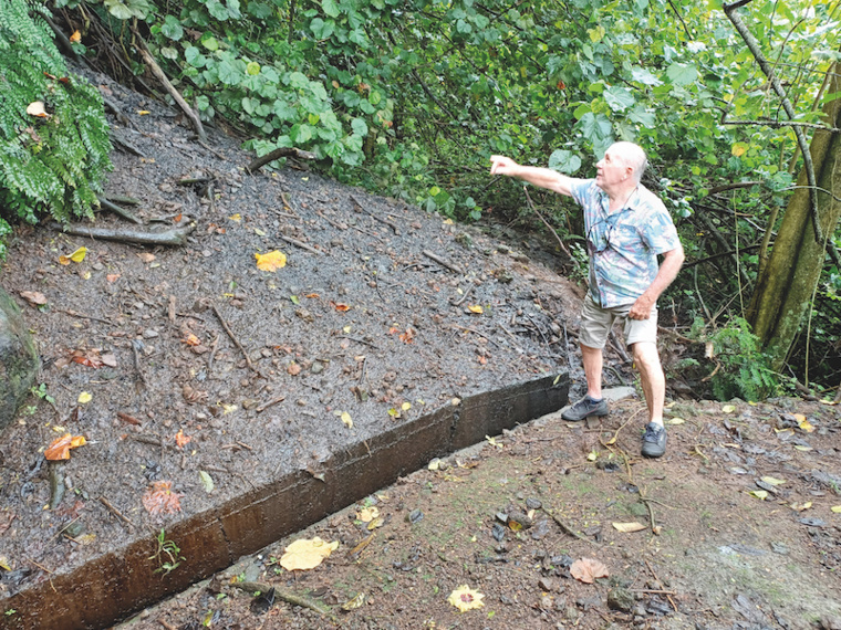 Des eaux usées se déversent à Punavai nui Des eaux usées se déversent à Punavai nui