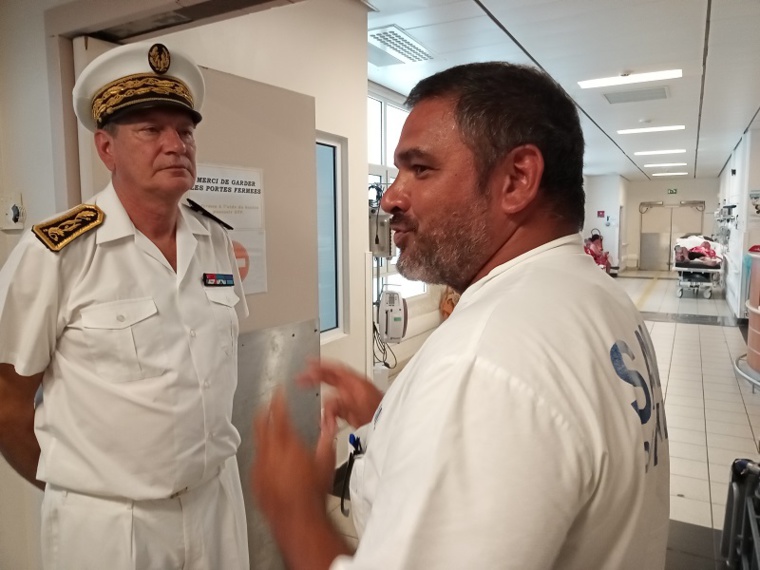 Éric Spitz auprès des agents mobilisés pour la Saint-Sylvestre Éric Spitz auprès des agents mobilisés pour la Saint-Sylvestre