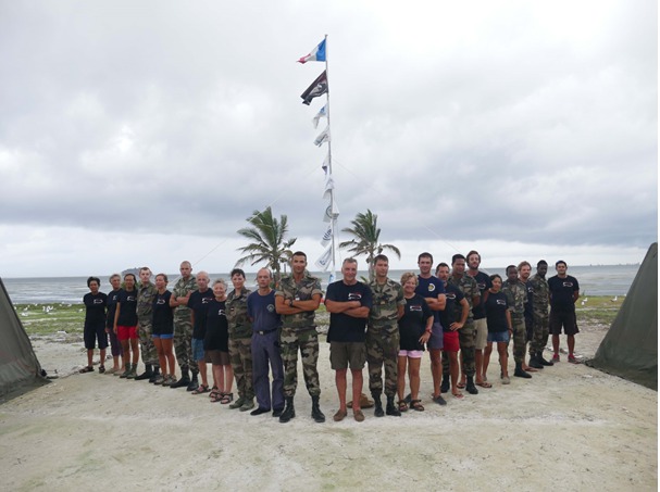 Les scientifiques de l’expédition PASSION 2015 dirigée par le Pr C. Jost et le détachement du RIMAP commandé par le Lieutenant G. Bagros.