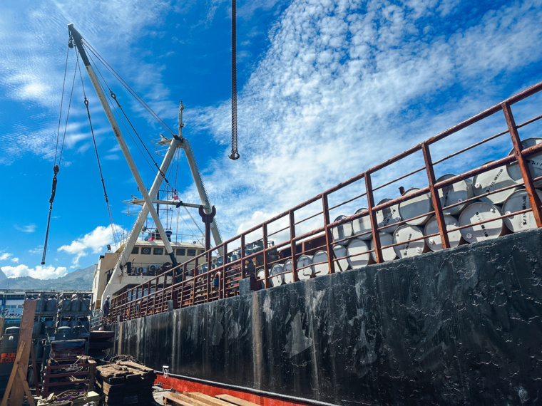 Le Nuku Hau appareille avec moitié moins d'essence