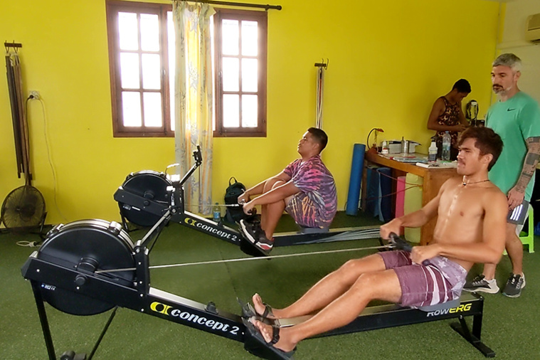 Des collégiens de Nuku Hiva en route pour le championnat de France d’aviron indoor