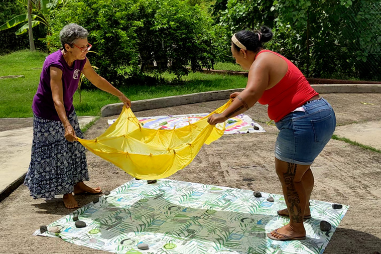 Solidarité et sororité pour les femmes de Nuku Hiva Solidarité et sororité pour les femmes de Nuku Hiva