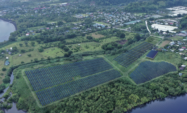La ferme solaire de Manasolar. La ferme solaire de Manasolar.