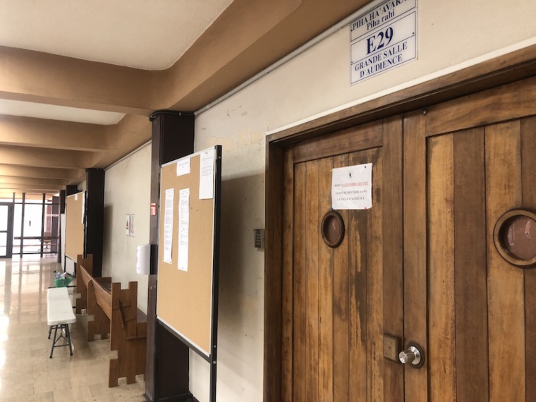 Les deux hommes poursuivis pour non-assistance à personne en danger dans le meurtre de Tikehau en 2018 ont été relaxés ce mardi par le tribunal correctionnel de Papeete. Crédit photo : Garance Colbert.