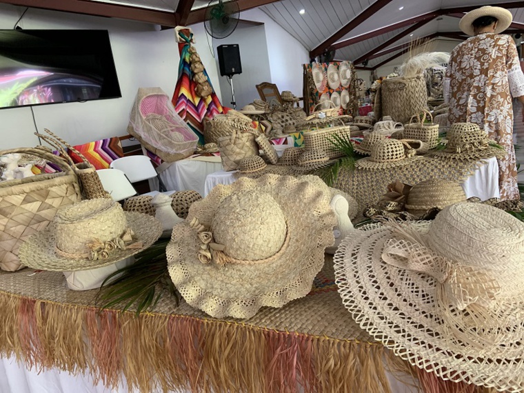 Ce lundi matin, le salon a attiré de nombreux visiteurs. Crédit photo : Thibault Segalard.