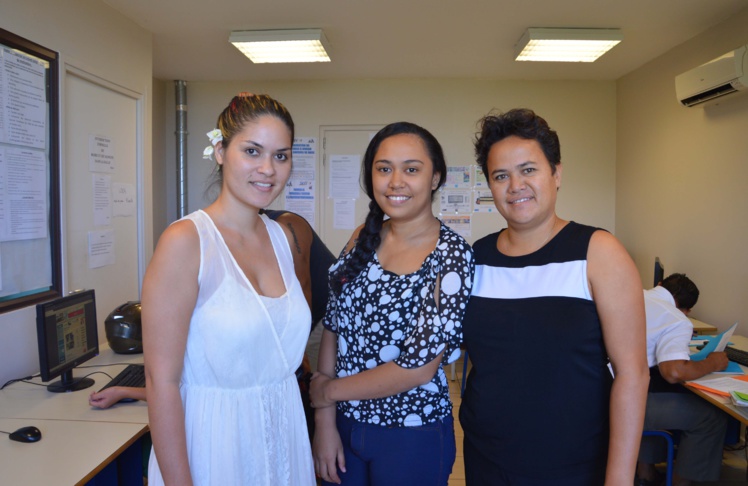 Cindy, Karine et Ella Tokoragi de la cellule Emploi et Insertion mèneront les séances d'initiation. Cindy, Karine et Ella Tokoragi de la cellule Emploi et Insertion mèneront les séances d'initiation.