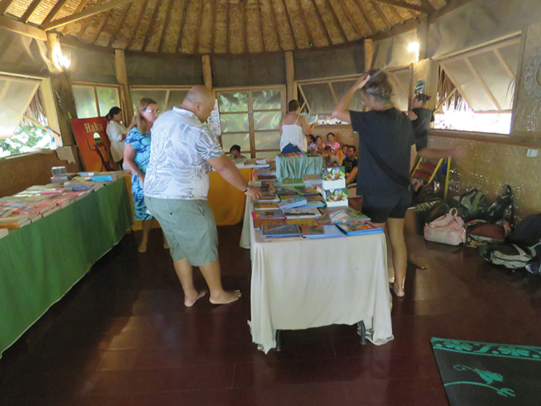 Un salon du livre et de la transmission à Moorea Un salon du livre et de la transmission à Moorea