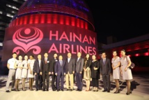 Des dirigeants des secteurs chinois et américains de l'entreprise et du gouvernement félicitent Hainan Airlines à l'occasion du premier vol commercial sur sa nouvelle route vers l'Amérique du Nord