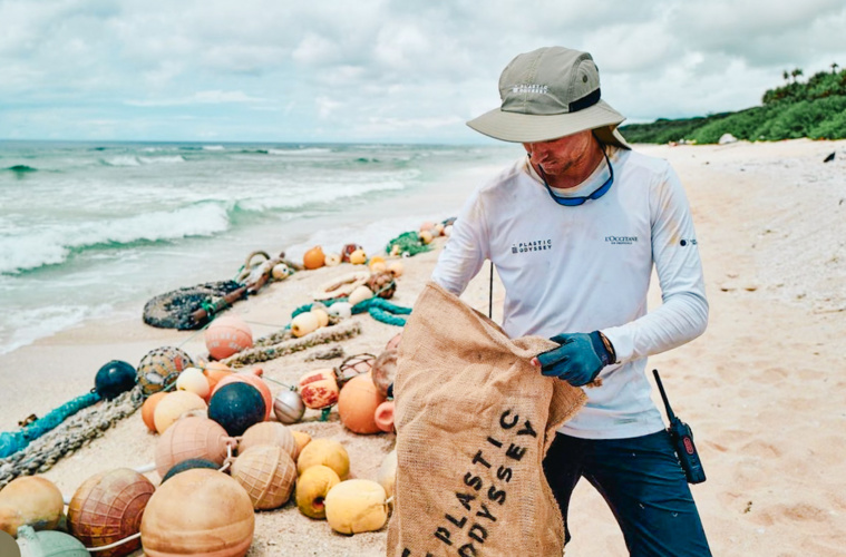 Récemment sur l'île d'Henderson, le Plastic Odyssey était servi en termes de déchets. Récemment sur l'île d'Henderson, le Plastic Odyssey était servi en termes de déchets.