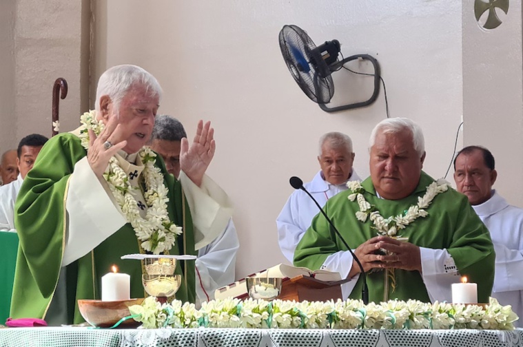 En octobre 2022, c’est sous escorte de gendarmerie que Mgr Cottanceau avait prononcé la messe à Taravao.