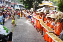 A Huahine, un carpaccio de thon de 118 mètres de long A Huahine, un carpaccio de thon de 118 mètres de long