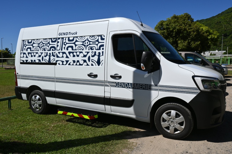 À Moorea, une nouvelle brigade mobile pour “aller vers le citoyen” À Moorea, une nouvelle brigade mobile pour “aller vers le citoyen”