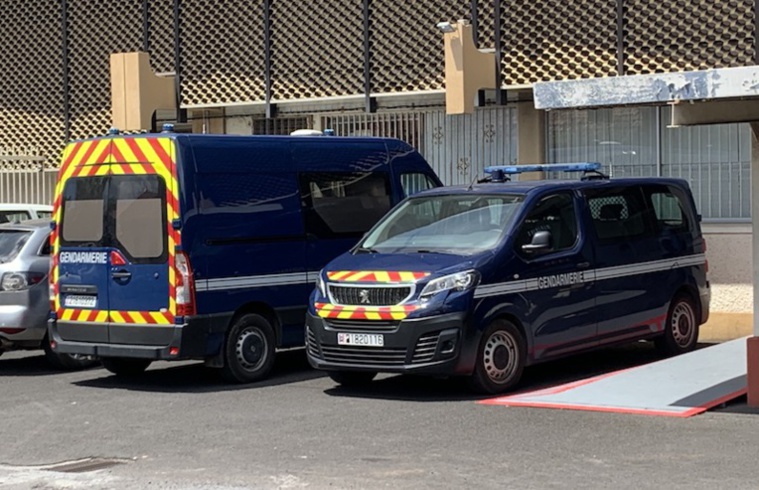 Quatre mois ferme pour un coup de couteau sur fond de trafic d'ice Quatre mois ferme pour un coup de couteau sur fond de trafic d'ice