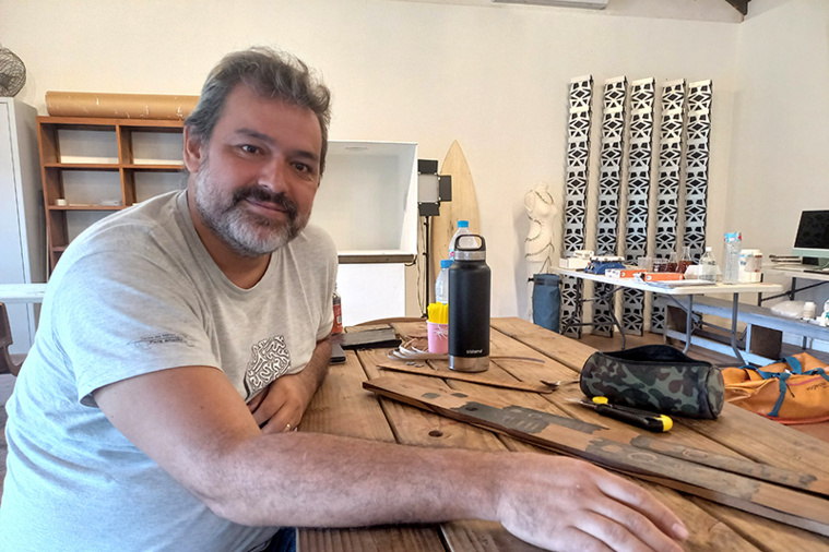 Tokainiua Devatine, interroger le passé par le prisme du présent Tokainiua Devatine, interroger le passé par le prisme du présent