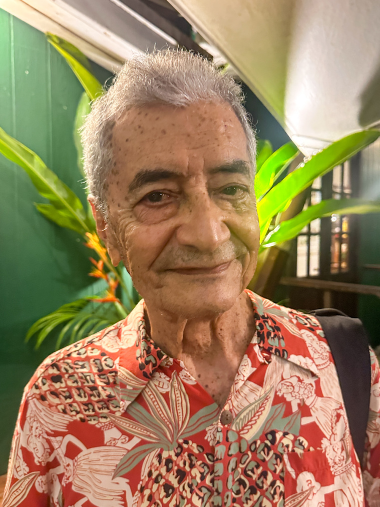 Hommage aux “tontons surfeurs” Hommage aux “tontons surfeurs”