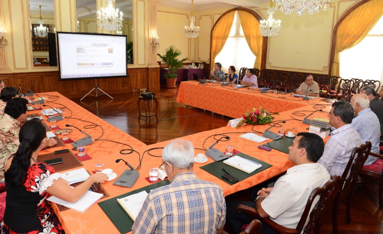 Un nouveau tome du dictionnaire de l’Académie tahitienne Un nouveau tome du dictionnaire de l’Académie tahitienne
