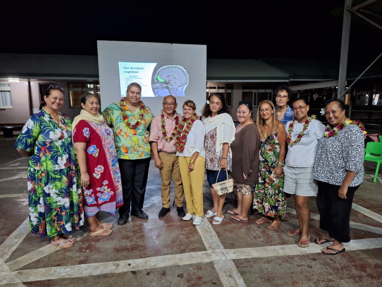 Marie Goëtz, en charge de la mission neuro-éducation en Polynésie, est récemment intervenue à Vairao et Taravao (Crédit : Anne-Charlotte Lehartel).