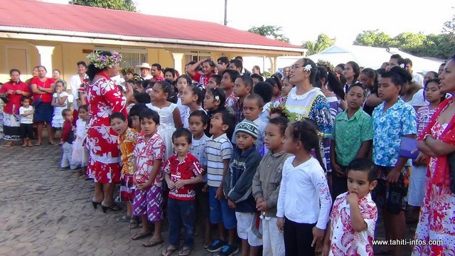 Les élèves de l'école de "Amaru" ont entonné plusieurs chants.