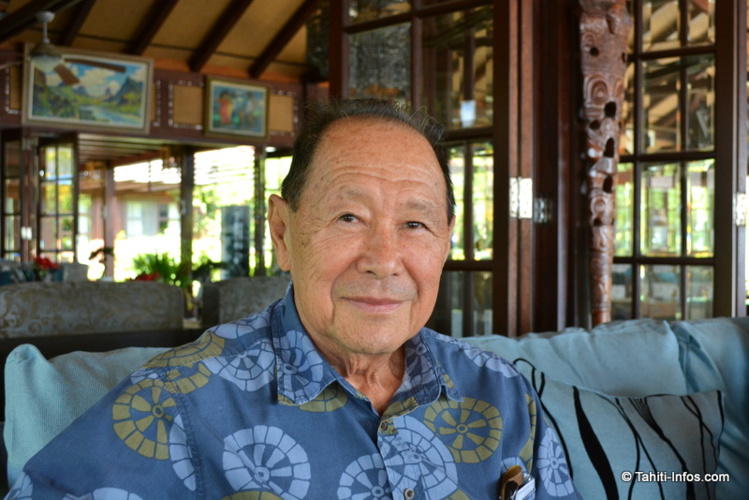 Robert Wan, sur la terrasse de sa maison de Papeete