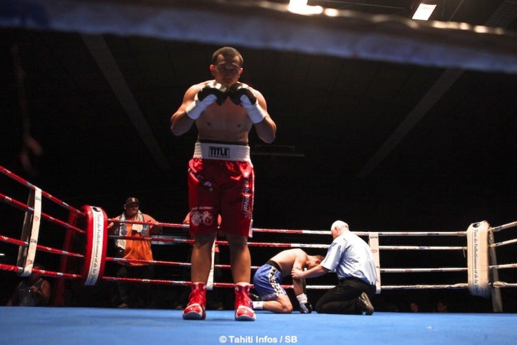 Cédric a humblement salué le public présent. Cédric a humblement salué le public présent.