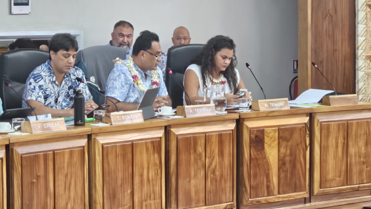 Ronny Teriipaia bloque le lycée de Moorea Ronny Teriipaia bloque le lycée de Moorea