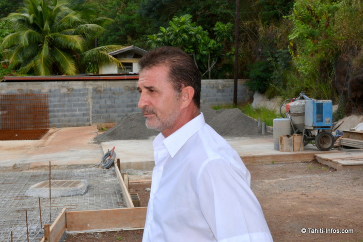 Christian Petit accepte de témoigner à visage découvert face à la polémique déclenchée par son mur. Christian Petit accepte de témoigner à visage découvert face à la polémique déclenchée par son mur.