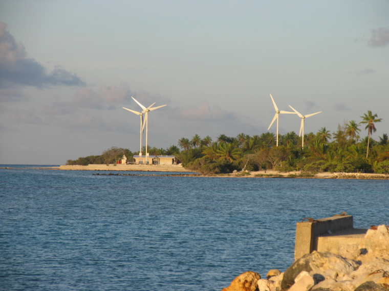 Le Pays n’en finit pas avec les éoliennes de Makemo Le Pays n’en finit pas avec les éoliennes de Makemo