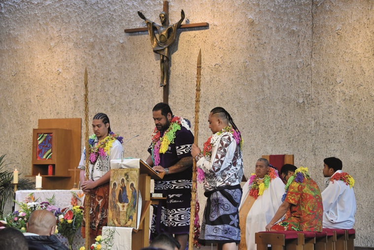 Une messe wallisienne à Paris Une messe wallisienne à Paris