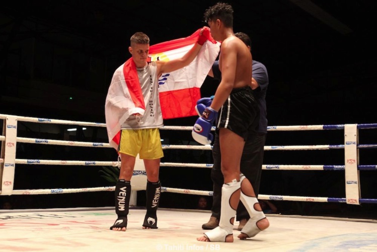 Kalani Kavera a remporté son combat par décision de l'arbitre Kalani Kavera a remporté son combat par décision de l'arbitre