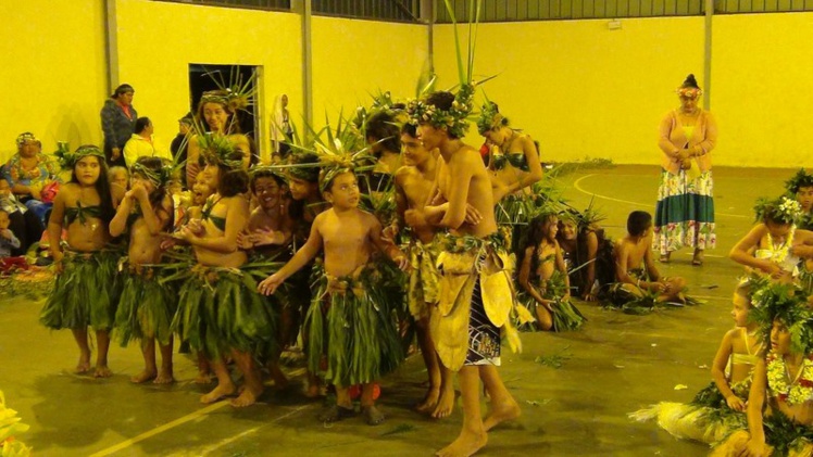 Le village de Mutuaura remporte les prix des meilleurs danseurs