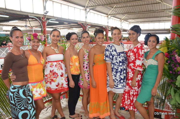 Les danseuses de Temaeva affichaient un large sourire ce matin au marché de Papeete.