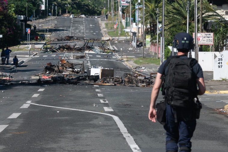 La Nouvelle-Calédonie "loin" de l'apaisement, six morts depuis le début des violences La Nouvelle-Calédonie "loin" de l'apaisement, six morts depuis le début des violences