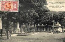 le premier monument aux morts place de la Mutualité à Papeete vers 1920