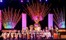 L'orchestre Heikura Nui sur la scène de To'ata en 2014.