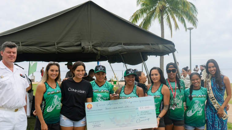 La team Ihilani va'a, qui détient tout comme shell deux places sur le podium des seniors dame. Crédit : Tom Larcher La team Ihilani va'a, qui détient tout comme shell deux places sur le podium des seniors dame. Crédit : Tom Larcher