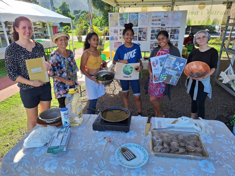 Démonstrations et dégustations sur le stand de la MFR Tumoana Rama. Démonstrations et dégustations sur le stand de la MFR Tumoana Rama.