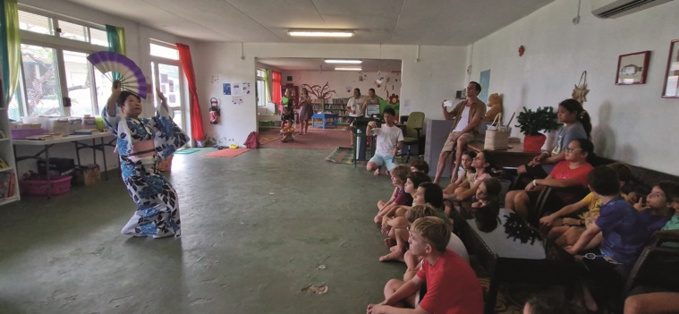 La bibliotheque Te fare moemoea à l’heure japonaise La bibliotheque Te fare moemoea à l’heure japonaise