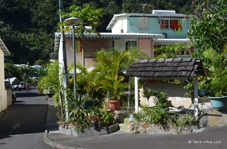 Temauri Village, une vraie petite ville dans la ville, cachée à Titioro. Temauri Village, une vraie petite ville dans la ville, cachée à Titioro.